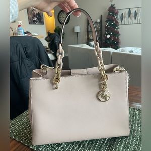 Medium Michael Kors purse